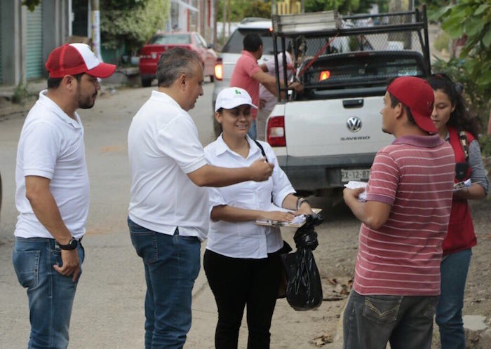 Apoya personal de Liconsa en entrega de recursos para reconstrucción de viviendas