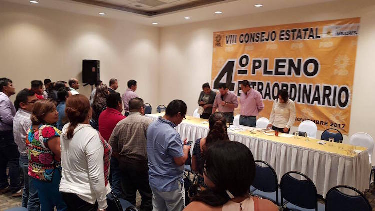 Con 2 sesiones de Consejo Político a modo, tribus del PRD disputan control de candidaturas