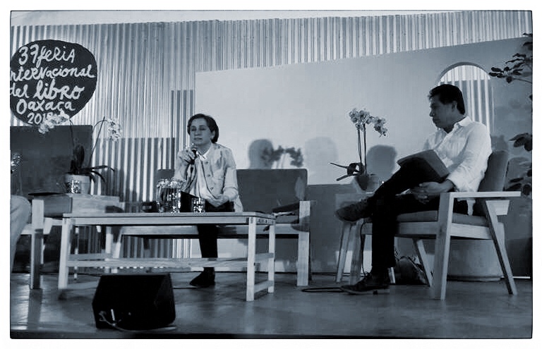 Carmen Aristegui, y el espíritu de Sor Juana, pregona en la plaza pública @FILOaxaca
