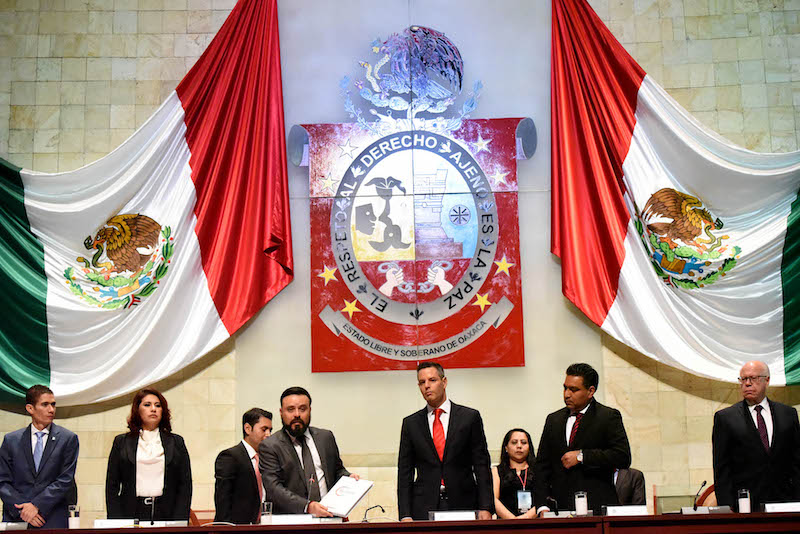 Se han sentado bases para desarrollo e inclusión social en Oaxaca: AM, en dialogo inédito con diputados