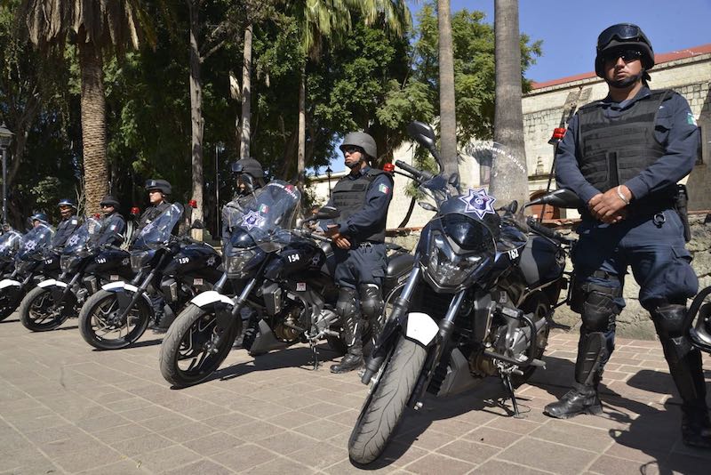 Refuerza Hernández Fraguas seguridad en la capital con entrega de 11 moto-patrullas
