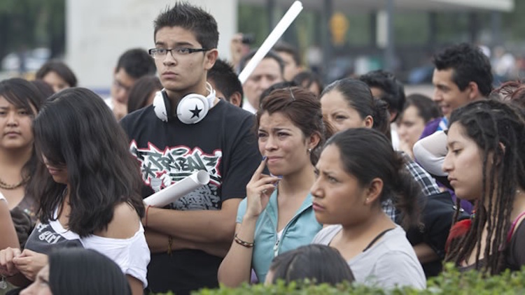 Jóvenes entre 20 y 29 años quienes menos votan, pero deciden elecciones: INE