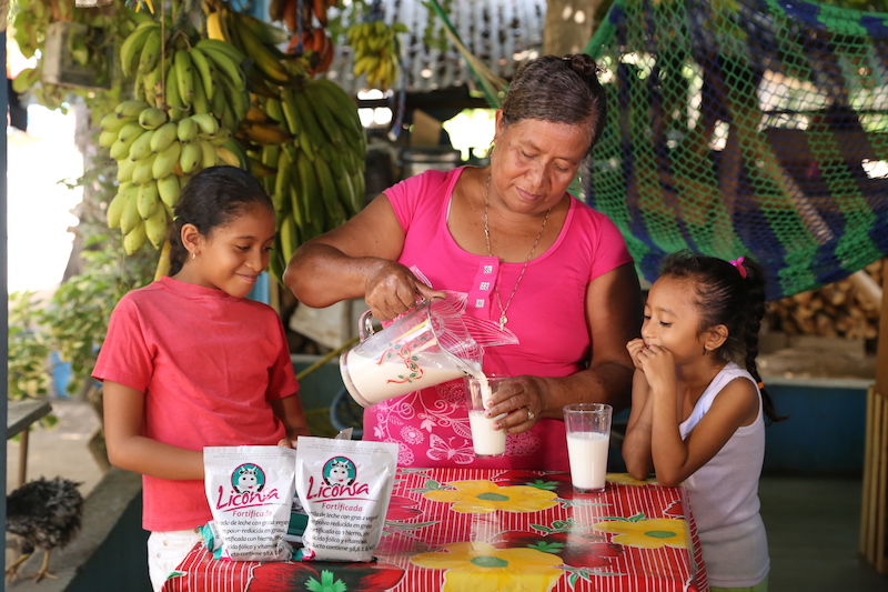 Liconsa aumenta de 161 a 203 municipios con leche a 1 peso en Oaxaca