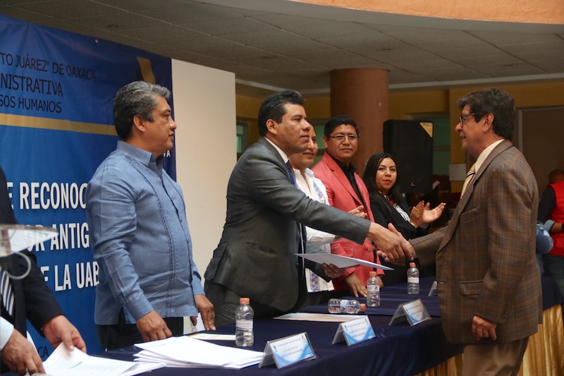 Con trabajo responde la UABJO a las denostaciones, afirma el Rector