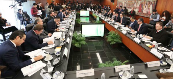 Gobernadores del PRI y PAN, a favor de Ley de Seguridad; no podemos estar más militarizados: Gil Zuarth