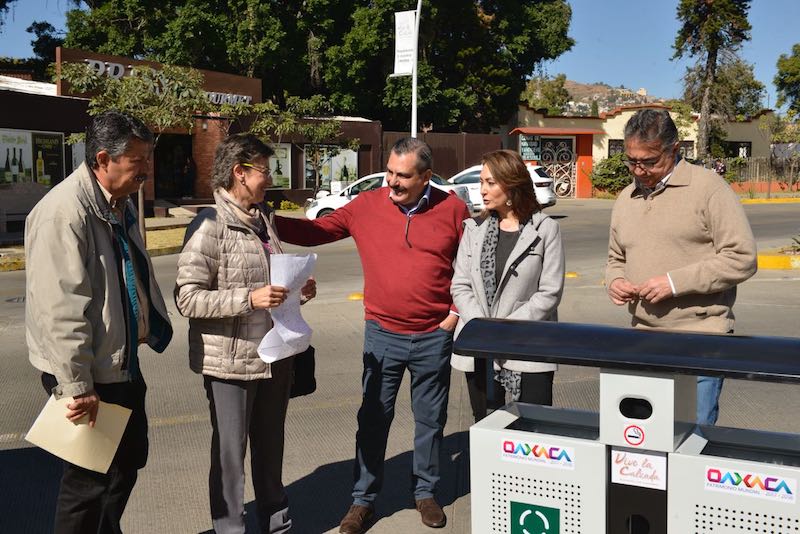 Coloca Gobierno Municipal papeleras en la Calzada Porfirio Díaz
