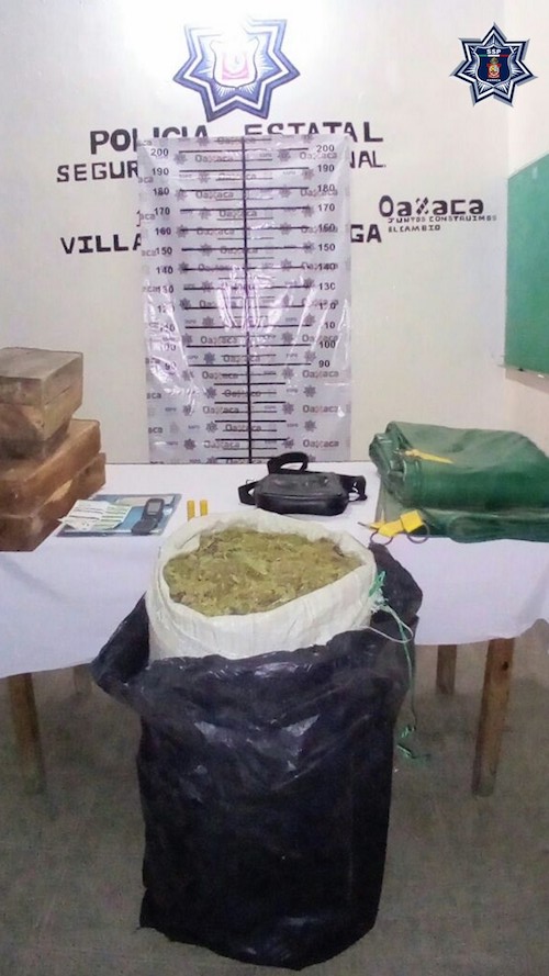 UBICA POLICÍA ESTATAL CAMIONETA CON 20 KILOGRAMOS DE MARIHUANA EN SOLA DE VEGA