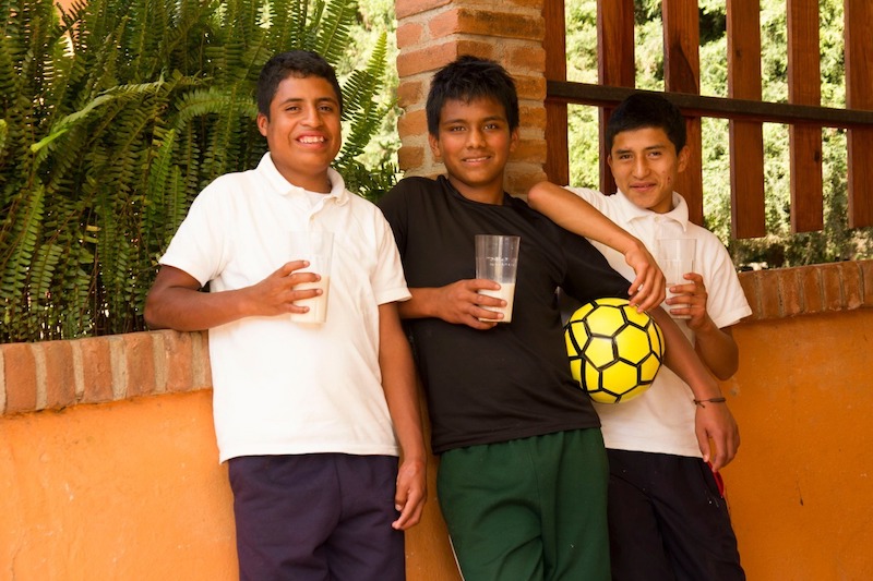 Cambio en reglas de operación de Liconsa beneficia a miles de adolescentes varones