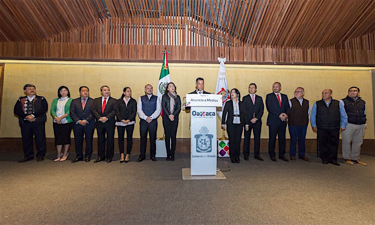 Remueve Murat a funcionarixs de su gabinete; hace 8 cambios