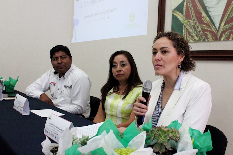 Trabajadores de Salud del Istmo toman oficinas de gobierno y exigen recontratación de  trabajadores despedidos