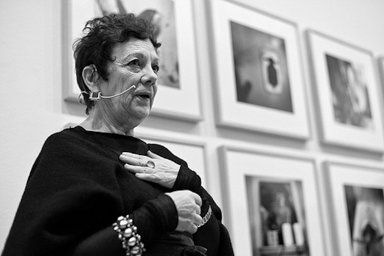 Las «corazonadas» de Graciela Iturbide se exhiben en el CaSa, entre ellas la Señora o Medusa de las Iguanas
