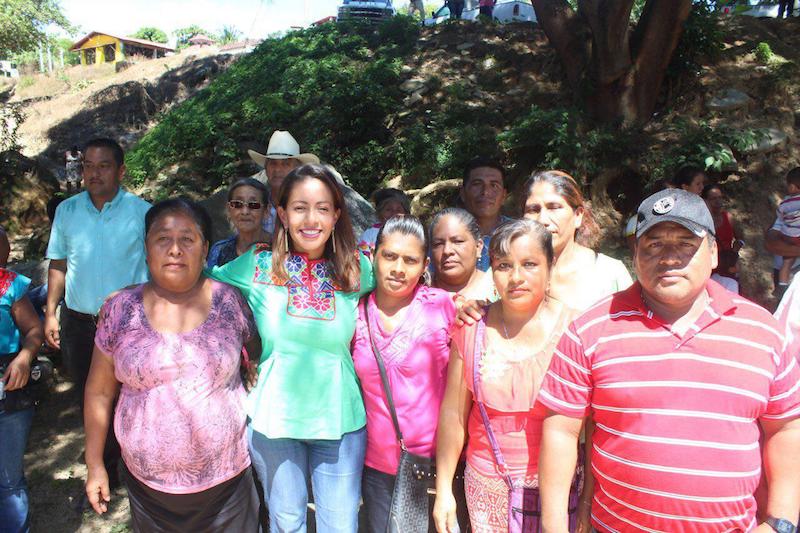 Con apoyo de Mariana Benítez, productores de San Lucas Arroyo Palomo incrementarán cultivo de cacao ?