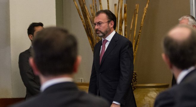 Tensión: Quintero desembarca en el bunker de Meade y se enfrenta con Videgaray