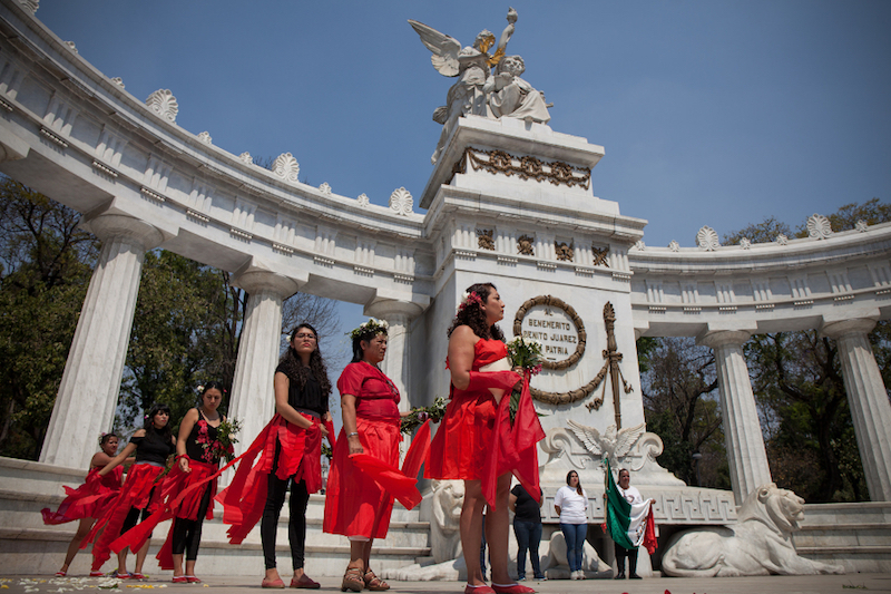 «El único rosa que nos deja Mancera son las cruces del feminicidio”: feministas
