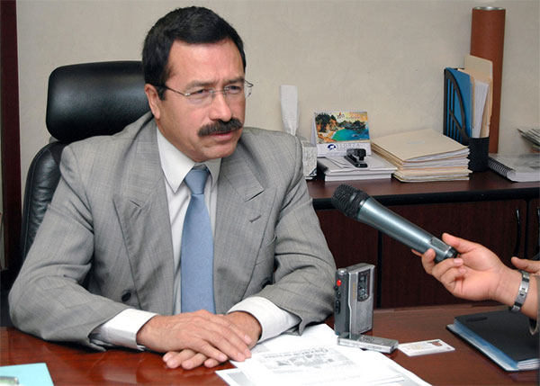 Nepotismo electoral de edil de Tlacolula, va por reelección y esposa por diputación