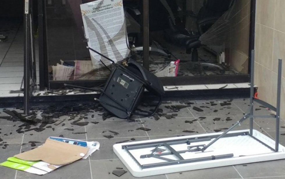 Pobladores de San Juan Mazatlán causaron destrozos en el Tribunal Electoral