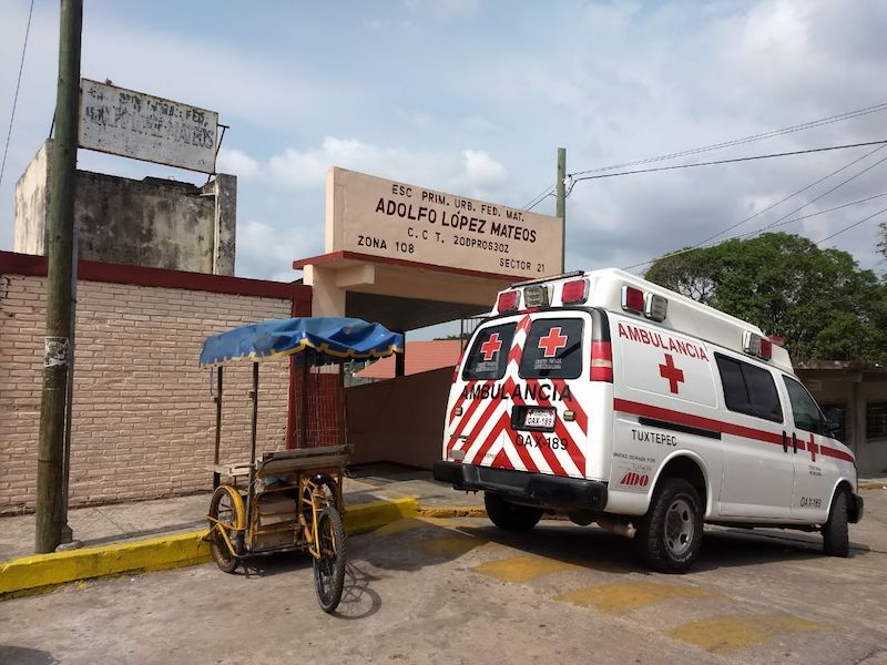 Evacua CEPCO personal de institución educativa  en Tuxtepec afectado por inhalación de monóxido de carbono
