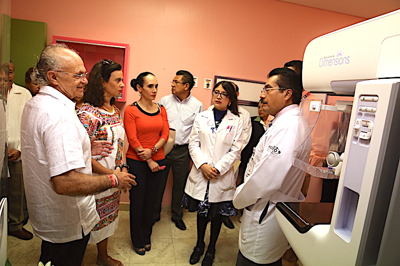 Dona la FAHHO equipo de mastografía de alta tecnología al Hospital de Especialidades de Oaxaca