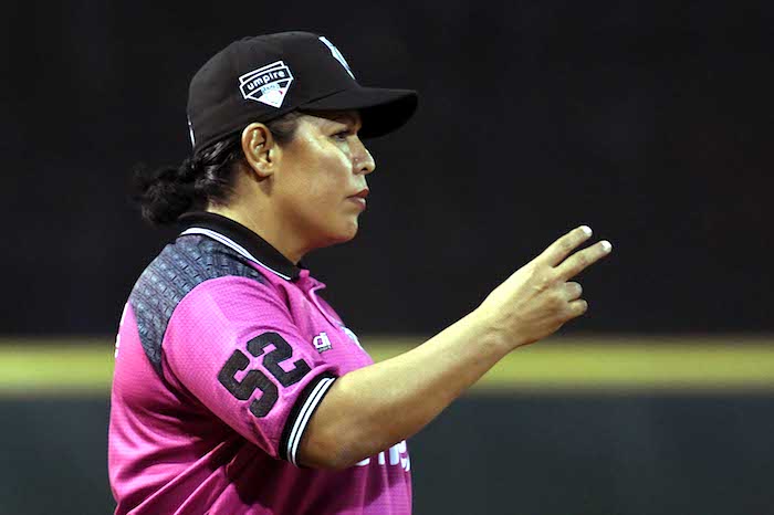 Luz Alicia Gordoa hace historia en el beisbol mexicano