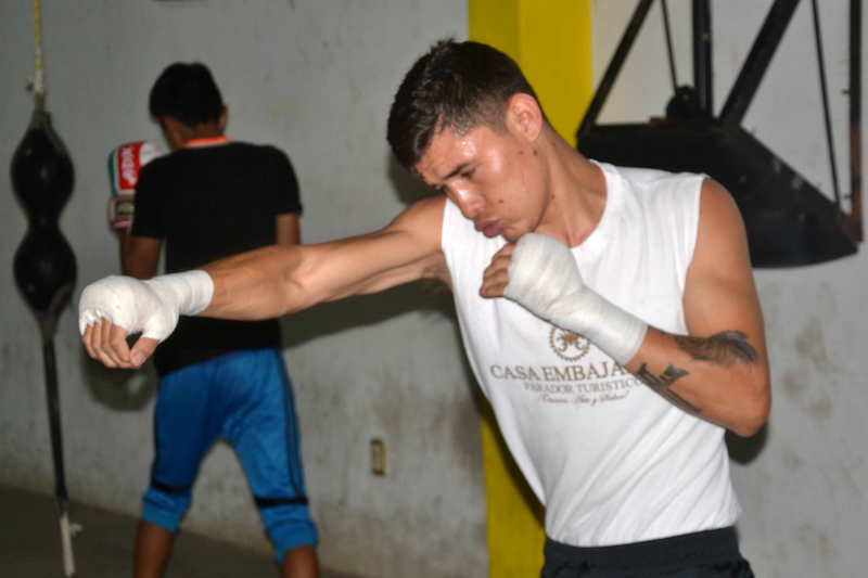 «Canelo» Galán va por los «Puños de Oro»