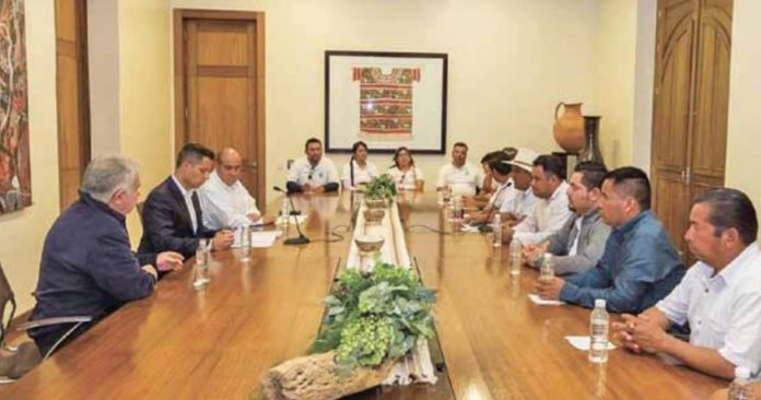 Sección 22 pide libertad a involucrado en delitos y hoteles en Puerto Escondido y Huatulco