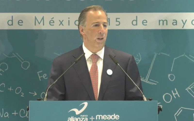 En el Día del Maestro, Meade acusa a AMLO de usar a docentes con fines electorales y ofrece tres propuestas