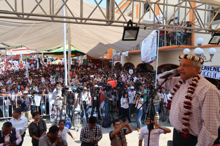 Prepárense, ya es tiempo de que haya democracia en México: AMLO a adversarios