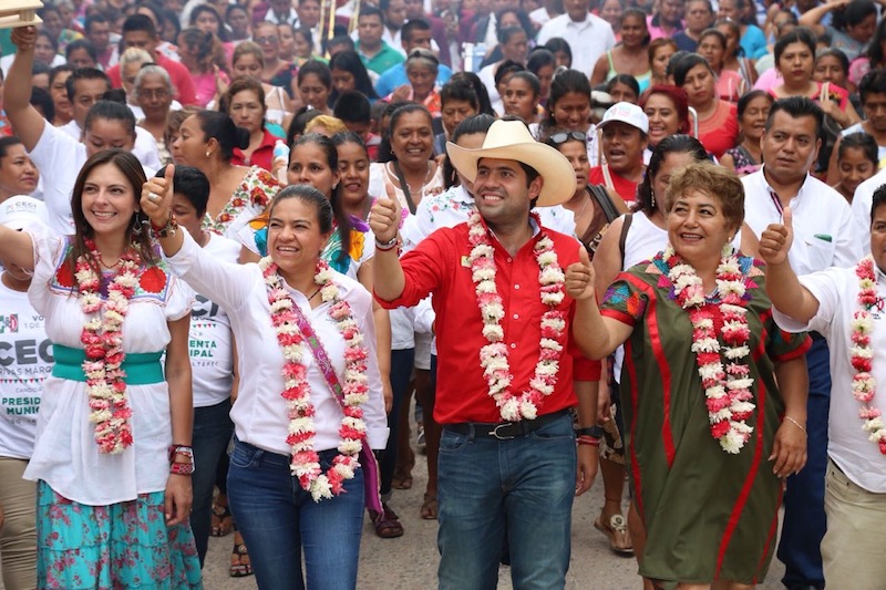 ¡Porque es la mejor opción, Raúl ya es Senador!