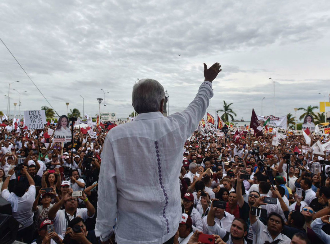 López Obrador califica a Krauze como “un intelectual orgánico del conservadurismo”