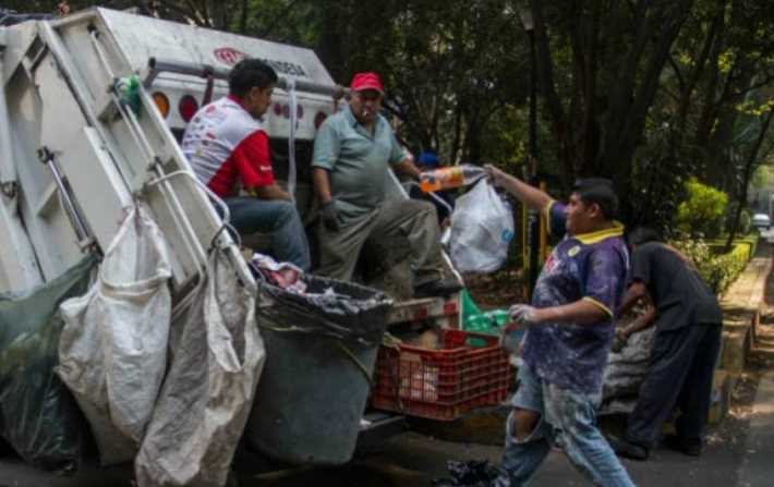 Trabajadores del servicio de la basura denuncian presiones por votos para Barrales
