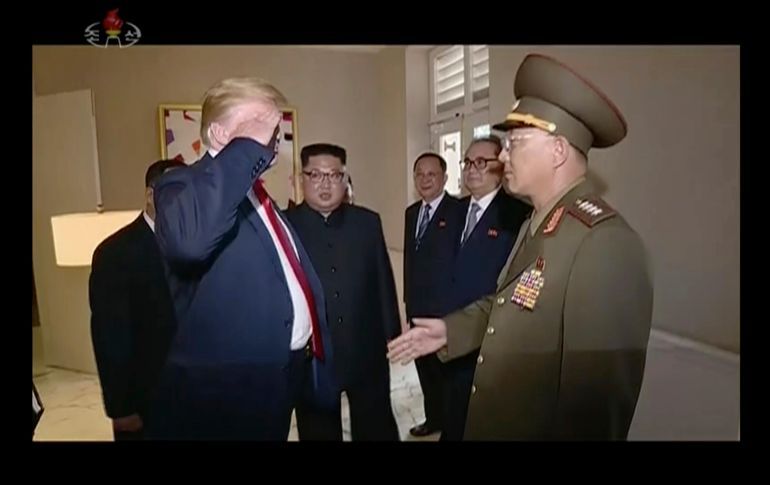 Saludo militar de Trump a general norcoreano causa controversia