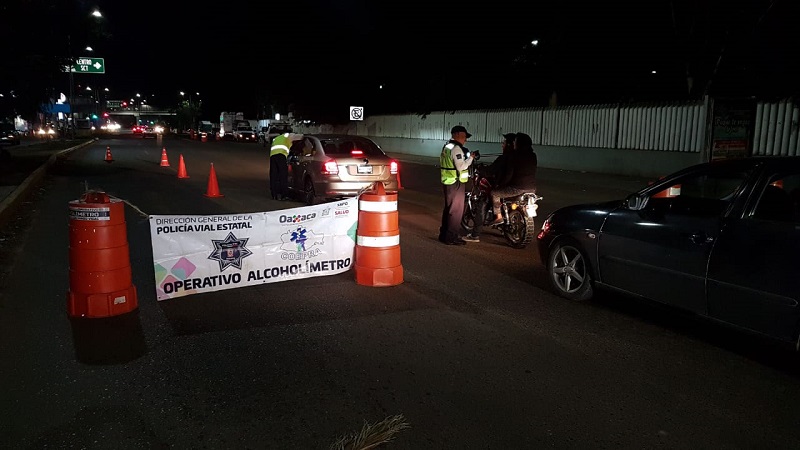 Implementa Policía Vial Operativo Alcoholímetro para prevenir accidentes