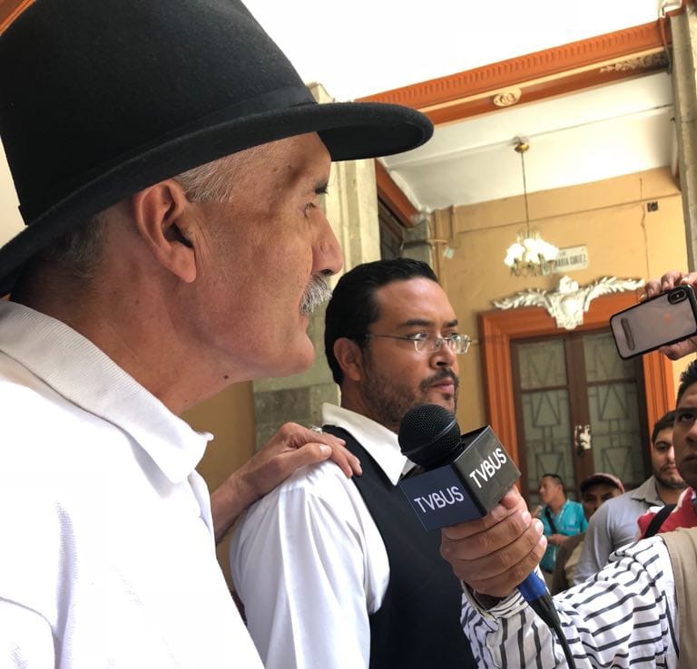 Realiza José Manuel Mireles fundador de grupos de autodefensa gira por Oaxaca