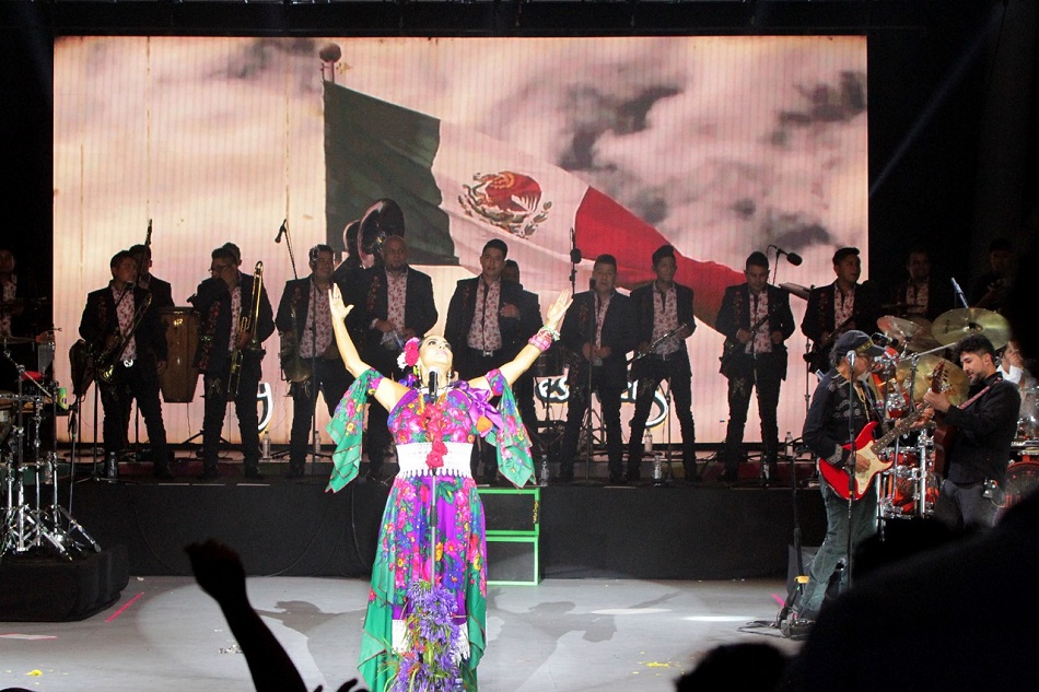 Desmiente Lila Downs cobro de 2.6 mdp; gobierno de Murat debe explicar dónde quedó mas de un millón y medio de pesos