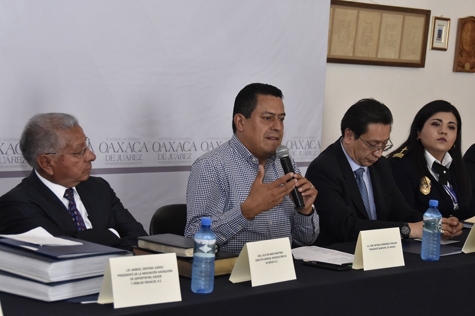 Enriquece Gobierno Municipal su acervo bibliográfico con material en Braille