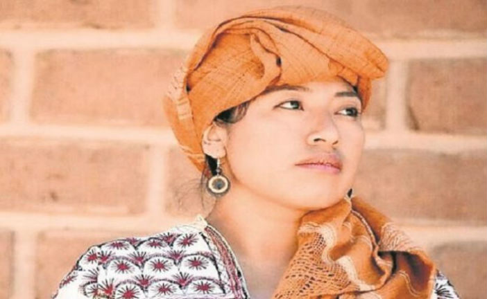 Exigen disculpa pública de Alejandro Murat por discriminar a la soprano mixe María Reyna al cancelar su concierto