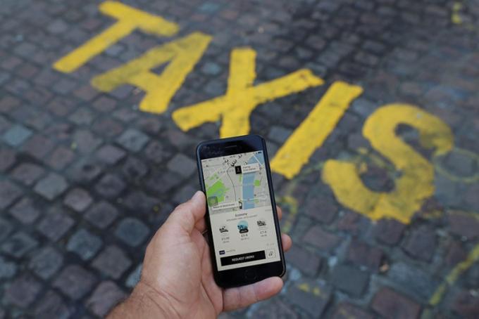 Multan a Uber, Easy Taxi y Cabify por publicidad engañosa y cláusulas abusivas