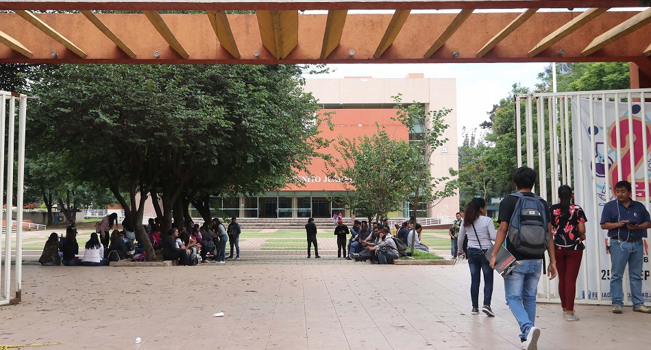 Diálogo con todas las expresiones UABJO, pero con puertas abiertas: Rector