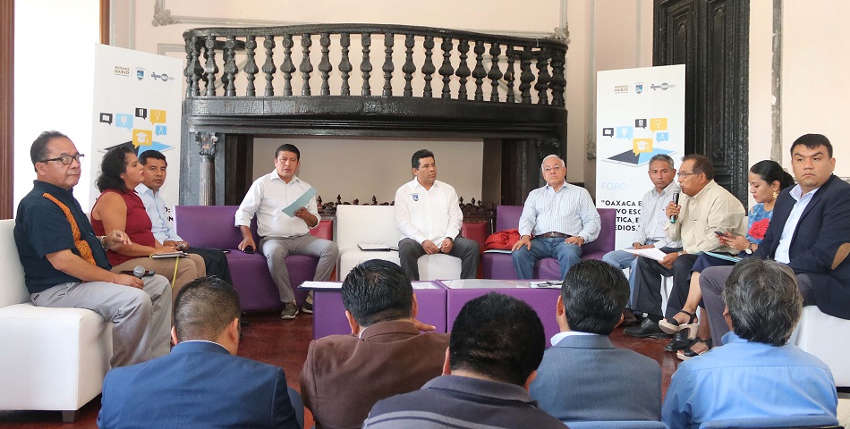 Debate en la UABJO sobre el nuevo escenario de Oaxaca, tras triunfo de Morena