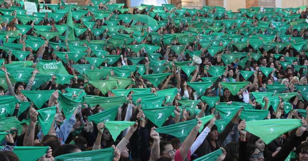 El Pañuelazo: En Verde Movilización Internacional por el aborto