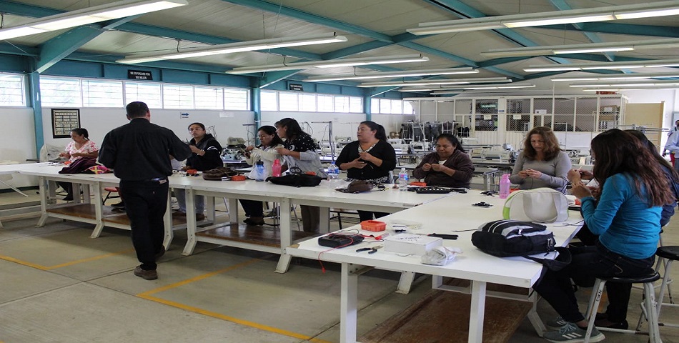 Arranca segunda fase de “Rompiendo Estereotipos”, mujeres se capacitan como electricistas