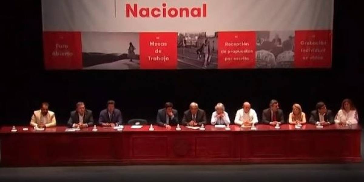 AMLO inicia encuentro para la pacificación del país en Ciudad Juárez