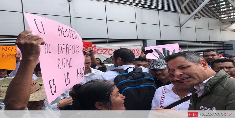 Murat realiza marcha, después de 22 días de que se aprobó ampliar denominación del Mezcal