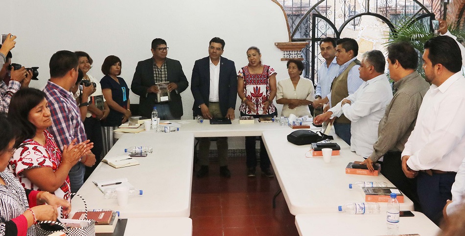 Alianza para colaboración mutua, propone UABJO a Diputados electos