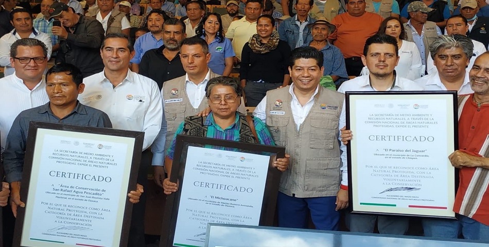 Murat, CONANP y Semaedeso entregan certificados de conservación; Oaxaca pionera en preservación de áreas naturales