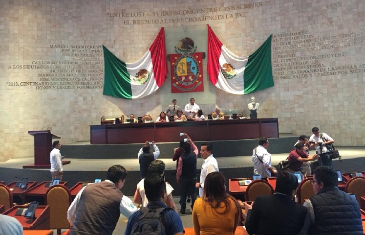 Por acuerdo Jara-Murat, “PRImores” entregaron el Congreso al PRI que es minoría