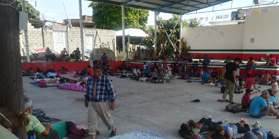 Segunda caravana se queda otro día en Tapanatepec Oaxaca