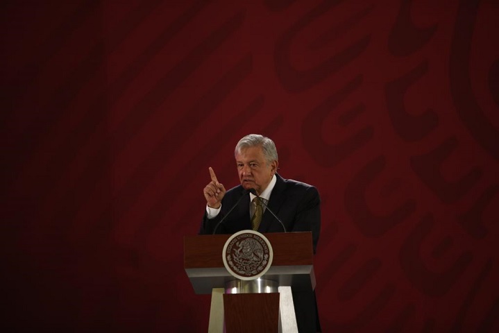 Se investiga posible ‘huachicoleo’ al interior de Pemex: AMLO