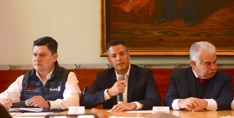 “Encuestas favorecen a quien les paga; mis indicadores dicen que en Oaxaca hay paz social”: @alejandromurat
