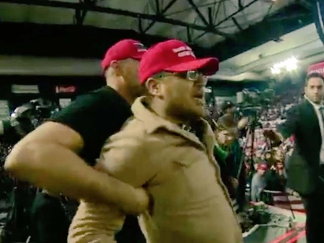 Seguidor de Trump golpea ferozmente a reportero de la BBC